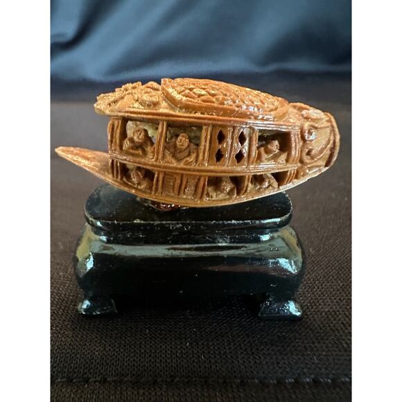 Vintage Asian Carved Olive Fruit Pit Boat‎ Sculpture with Stand Mini Figurine - Picture 3 of 11